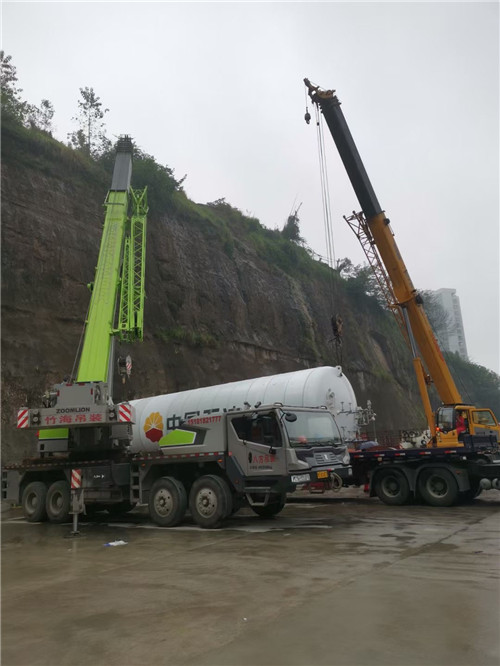 中山区“不怕风雨冻”—— 吊车的 “恶劣环境适应” 技术
